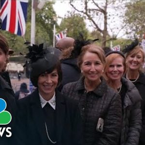Mourners From Houston, Texas, Wait To Watch Queen Elizabeth II's Funeral