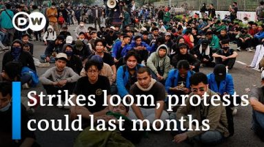 Indonesia: thousands protest against inflation, living costs, and fuel prices | DW News
