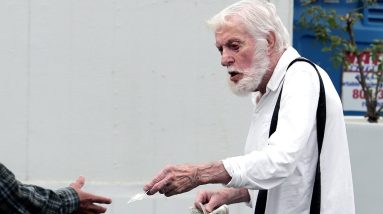Dick Van Dyke Hands Out Cash at Labor Center