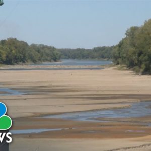Drought-Starved Mississippi Slows Barge Traffic