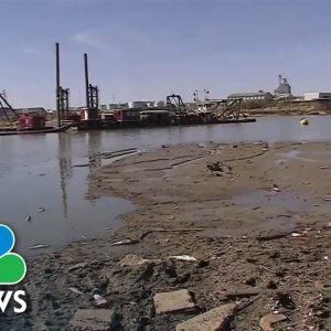 Mississippi River’s Low Water Levels Stalls Boat Traffic, Stokes Economic Fears