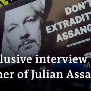 Julian Assange documentary Ithaca premieres in Germany | DW News