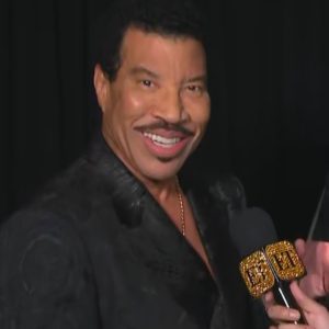 AMAs: Lionel Richie Says Receiving Icon Award is ‘Surreal’ (Exclusive)