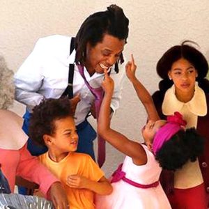 Beyoncé TRANSFORMS Into Suga Mama for Proud Family Halloween