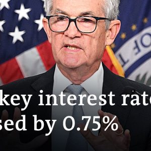 US nterest rate hike takes toll on economic growth | DW News