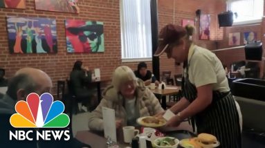 Volunteering In Your Community Could Help With Depression