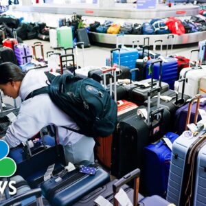 Flyers react to thousands of flight delays during FAA ground stop