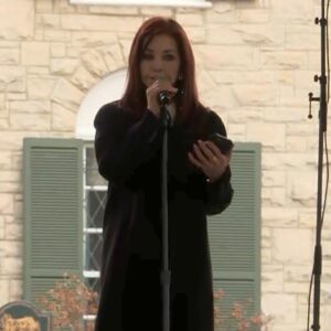 Priscilla Presley Reads Emotional Poem During Daughter Lisa Marie's Memorial