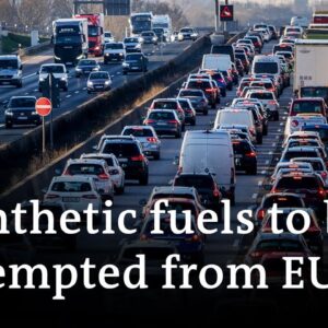 EU agrees to ban sale of CO2-emitting cars by 2035 | DW Business