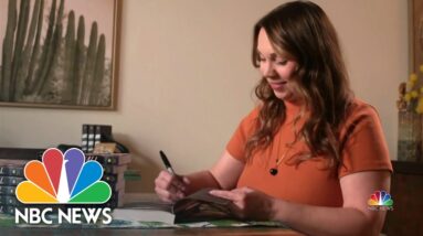 Internet rallies around author after post of sparsely attended book signing