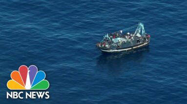 Boat with 400 migrants on board adrift near Malta, reports say