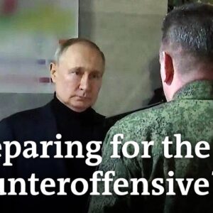 Putin meets top military officials in occupied Ukraine | DW News