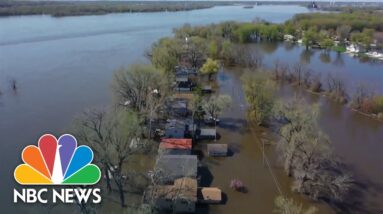 Mississippi river flooding reaches historic levels, swallowing neighborhoods