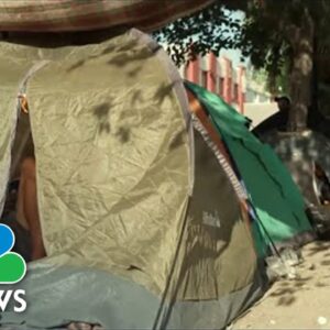 Officials: 10,000 migrants waiting in Mexico to cross border when Title 42 ends