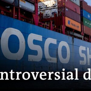 Chinese company Cosco acquires stake in Hamburg port terminal | DW Business