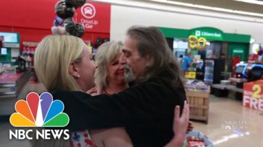 Man thanks nurses who saved his life in a grocery store after suffering cardiac arrest