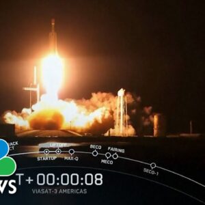 SpaceX Falcon Heavy rocket lifts off after launch delays