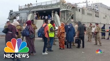 U.S. Navy arrives to help Americans evacuate Sudan