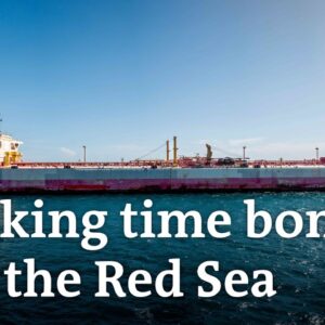 UN salvage mission aims to avert massive oil spill from abandoned tanker | DW News