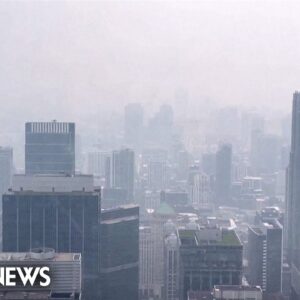 Intense haze caused by smoke from Canadian wildfires shrouds Chicago