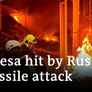 Russian missiles strike civilian buildings in Odesa | DW News