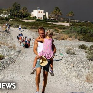 Thousands forced to flee Greek Island of Rhodes as wildfire spreads