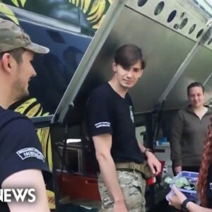Volunteer medics come together to help Ukrainian soldiers