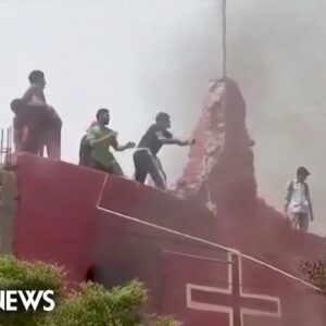Mobs burn churches in Pakistan after Quran was allegedly desecrated