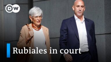 Why is the Spanish women's football team still on strike even though Rubiales resigned? | DW News