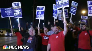 Workers at Jeep Wrangler plant in Ohio strike as deadline set by UAW expires