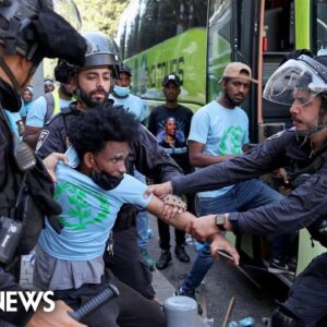 Violence erupts in Tel Aviv as Eritrean protesters clash with police