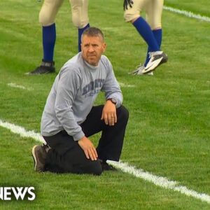 Washington coach returns after controversy over praying on field