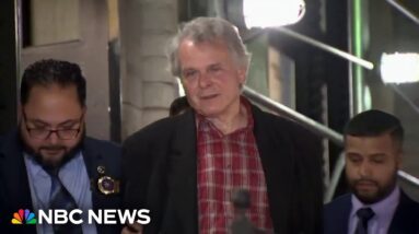 Former Obama advisor caught on video berating NYC street vendor