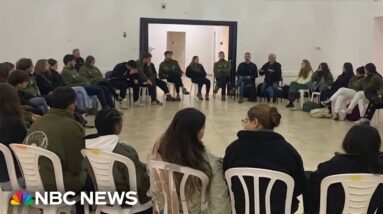 Families of victims of Israeli-Palestinian conflict come together for peace 