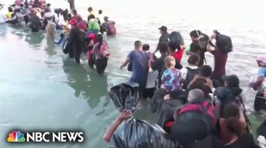 More than 1,000 migrants cross U.S.-Mexico border