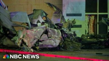 Pilot dies after accidental plane crash in Texas shopping center