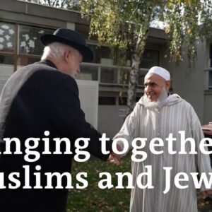 How one French initiative works to create understanding between Muslims and Jews | DW News