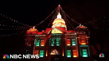 A Nebraska town’s 101-year-old Christmas light tradition