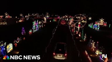 Community comes together to save beloved Christmas lights display after fire
