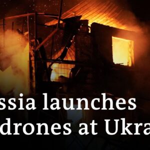 Russia launches drone strike on Ukraine | DW News