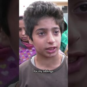 Kids sell food and drink in Gaza to support families