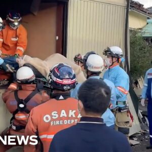 WATCH: Woman rescued 72 hours after Japanese quake collapsed her home