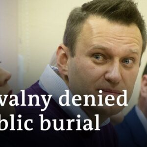 Kremlin gives Navalny's mother ultimatum for secret burial | DW News