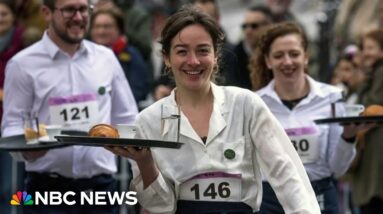 Famed waiters' run returns to Paris