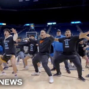 Family and friends surprise BYU basketball player by performing Haka