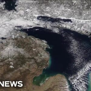 Great Lakes ice cover hits historic low this winter