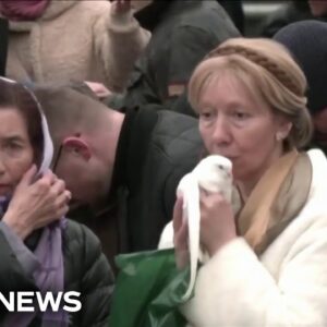 Mourning in Moscow for terrorist attack that killed 137