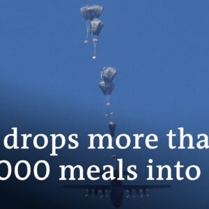US joins international operation to airdrop desperately needed supplies into Gaza | DW News