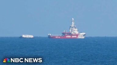 Relief ship finally arrives in Gaza