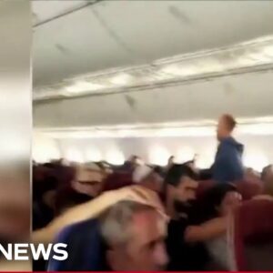 Shaking event injures 50 on Boeing 787 flight